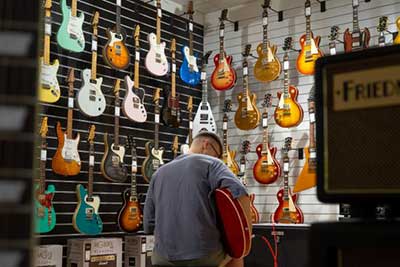 guitarguitar Birmingham electric guitar department